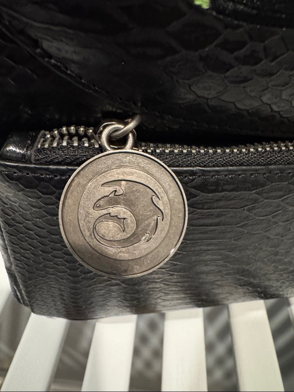 Loungefly Universal Studios Black Toothless Backpack with Lime Eyes - Picture 2 of 5